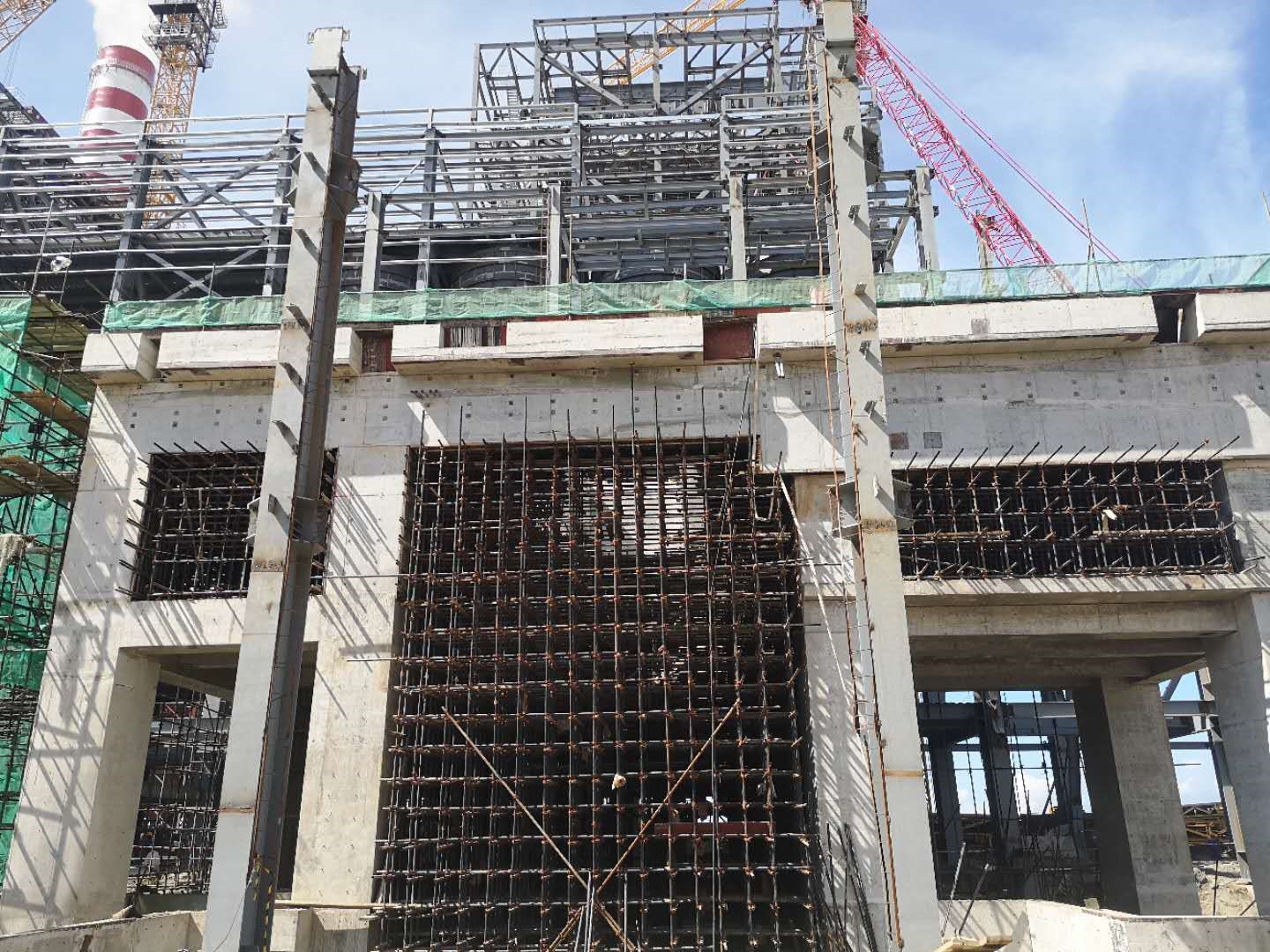 印尼纬达贝工业园区8×250MW电厂项目#4汽机12.60m层顺利浇筑